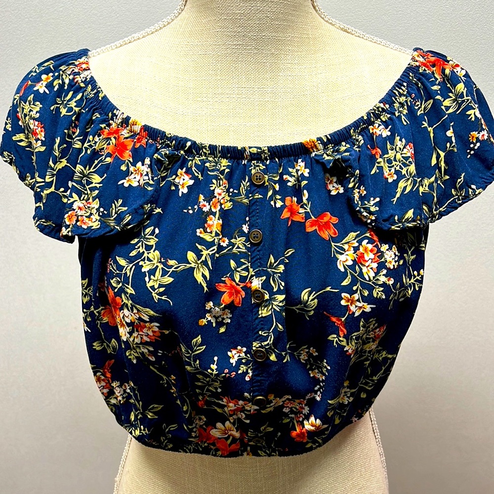 Xhilaration Navy Floral Crop Top Size M
